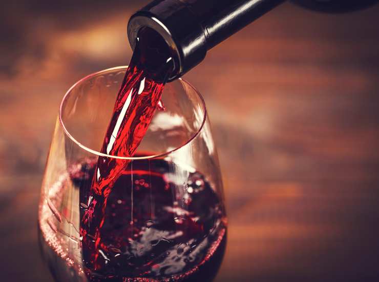 Anche il vino rosso è tra gli alimenti a rischio. - Improntaunika.it