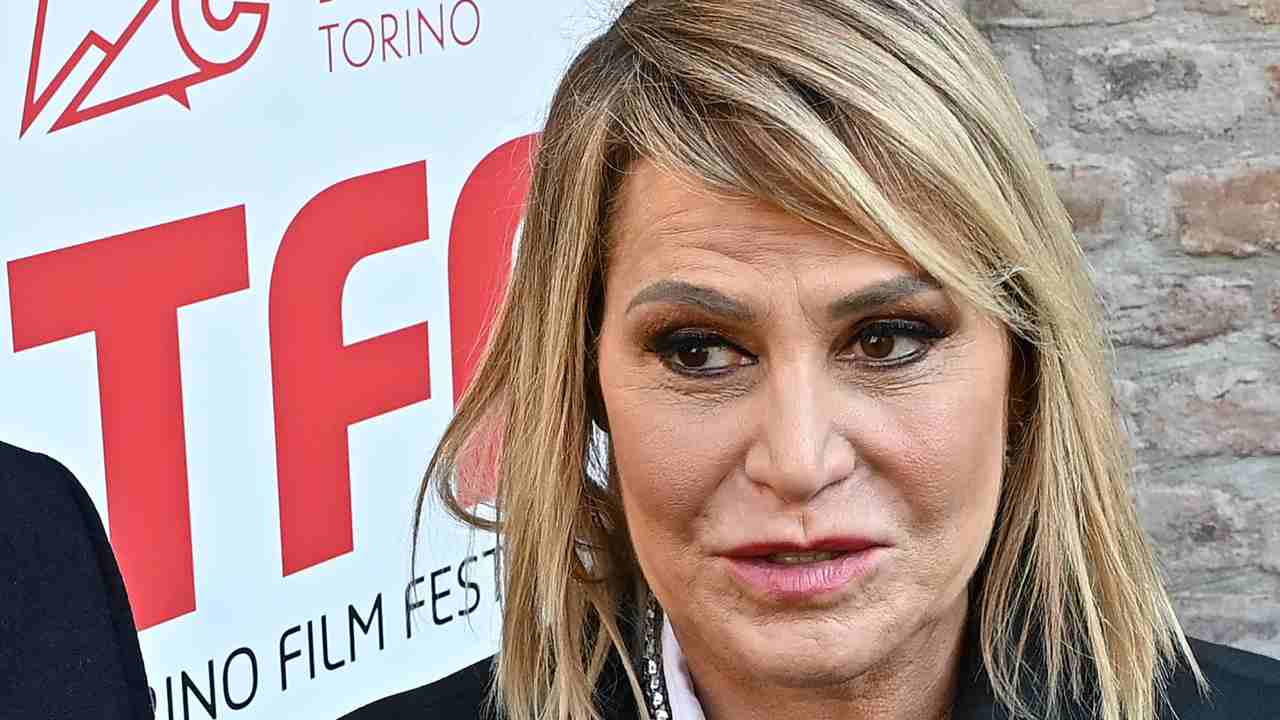 Grossa figuraccia per la nota conduttrice... - Improntaunika.it