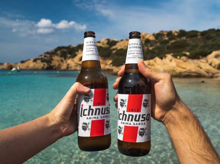 Birra Ichnusa in spiaggia. - Improntaunika.it